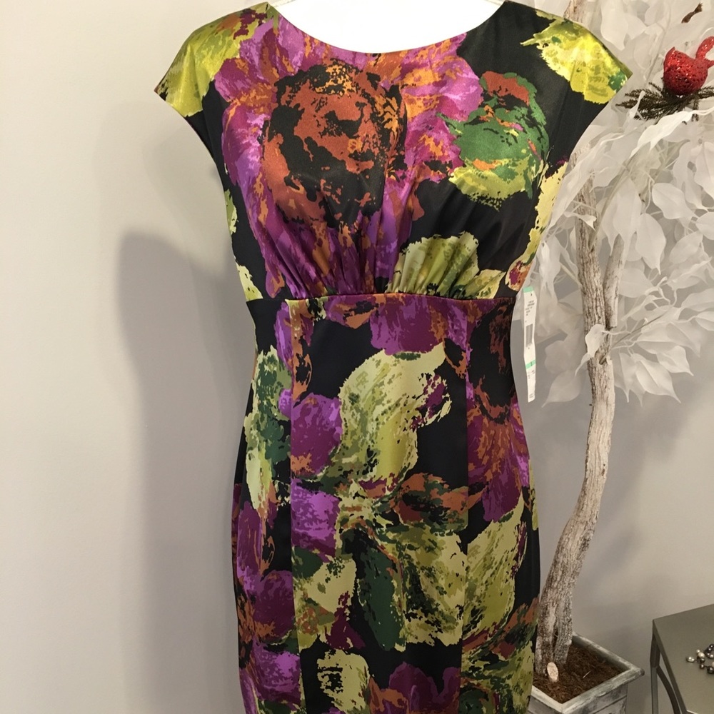 Beautiful dress!!
